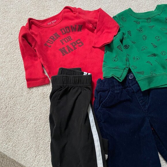 Boys  Bundle size 12 months  Christmas - Picture 5 of 7